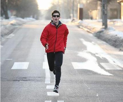 冬季户外跑运动眼镜等运动装备选择